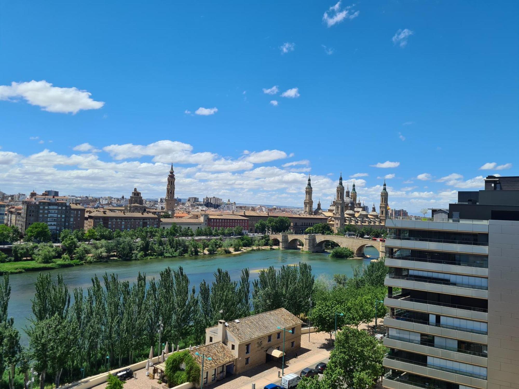 Apartamento Dos Torres Ribera Play & Relax Con Jacuzzi Y Cine Zaragoza Exterior foto